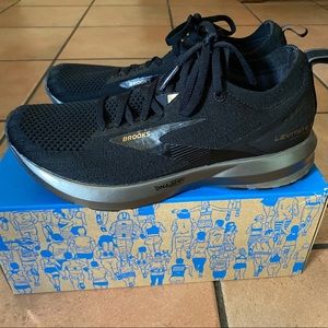 BROOKS RUNNING SHOES